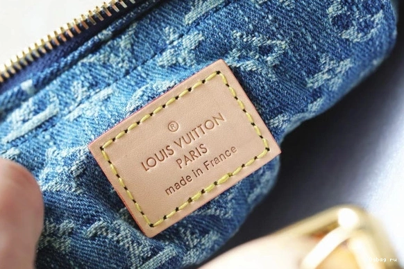 MM Croissant LOUIS VUITTON 0708